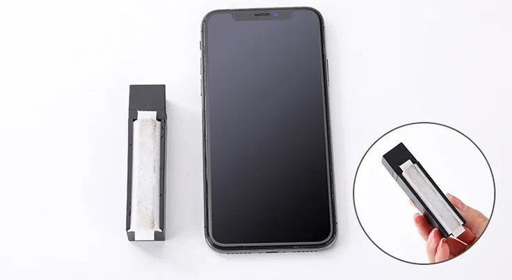 Black pack of 40 disposable pre-moistened screen cleaning cloths for mobile phones.