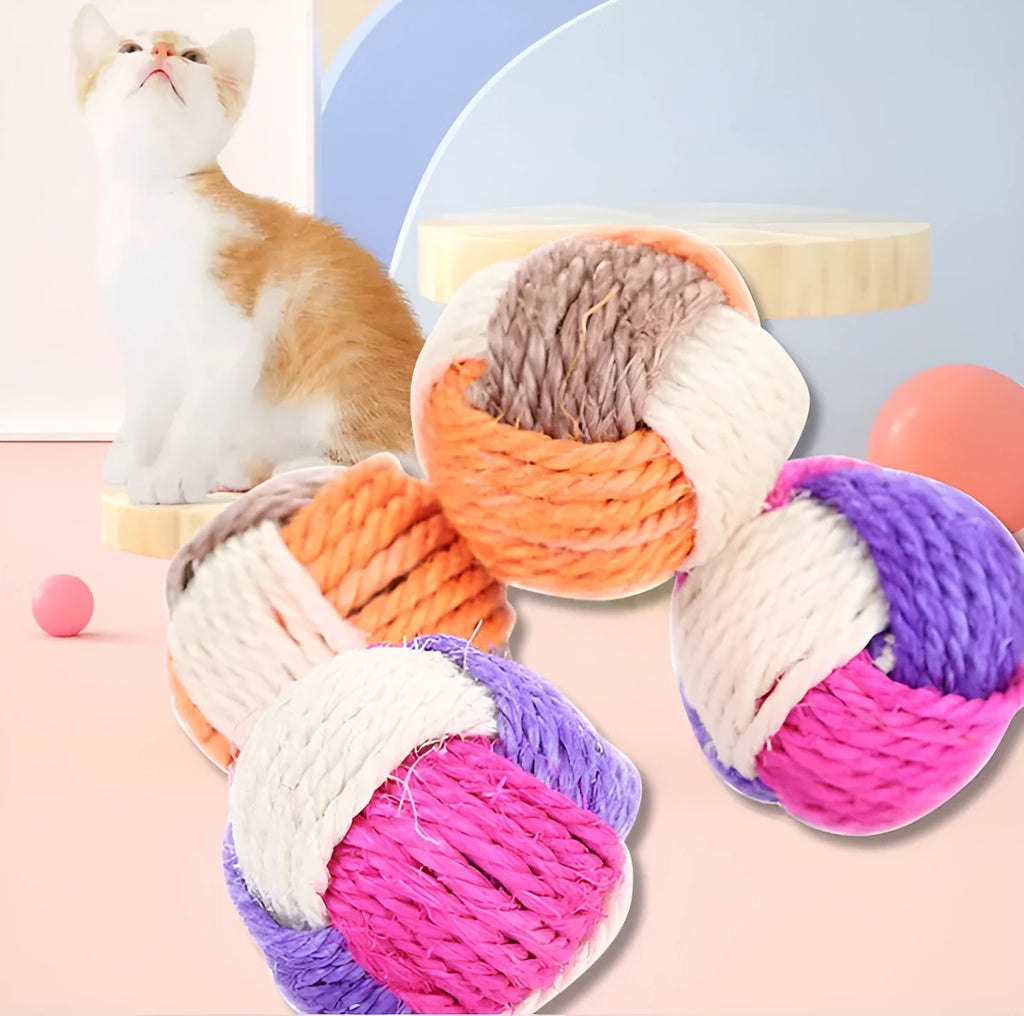 Three-color natural sisal cat bite toy ball 26g 6cm diameter on neutral background