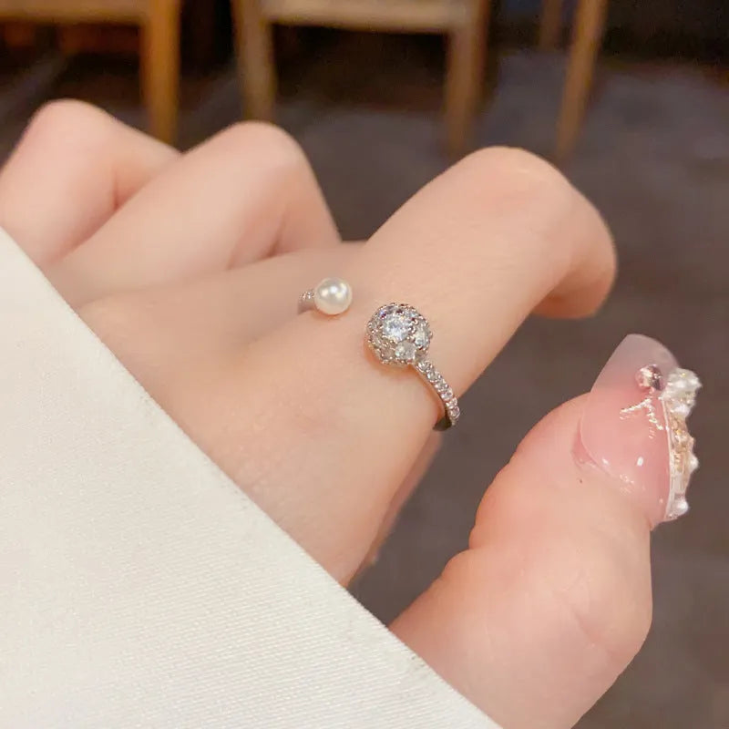 Women's adjustable open-end ring with round zircon stones and thick gold plating