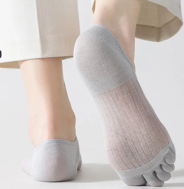 Modal cotton five-finger boat socks in solid colours including black, dark grey, khaki, light grey and white