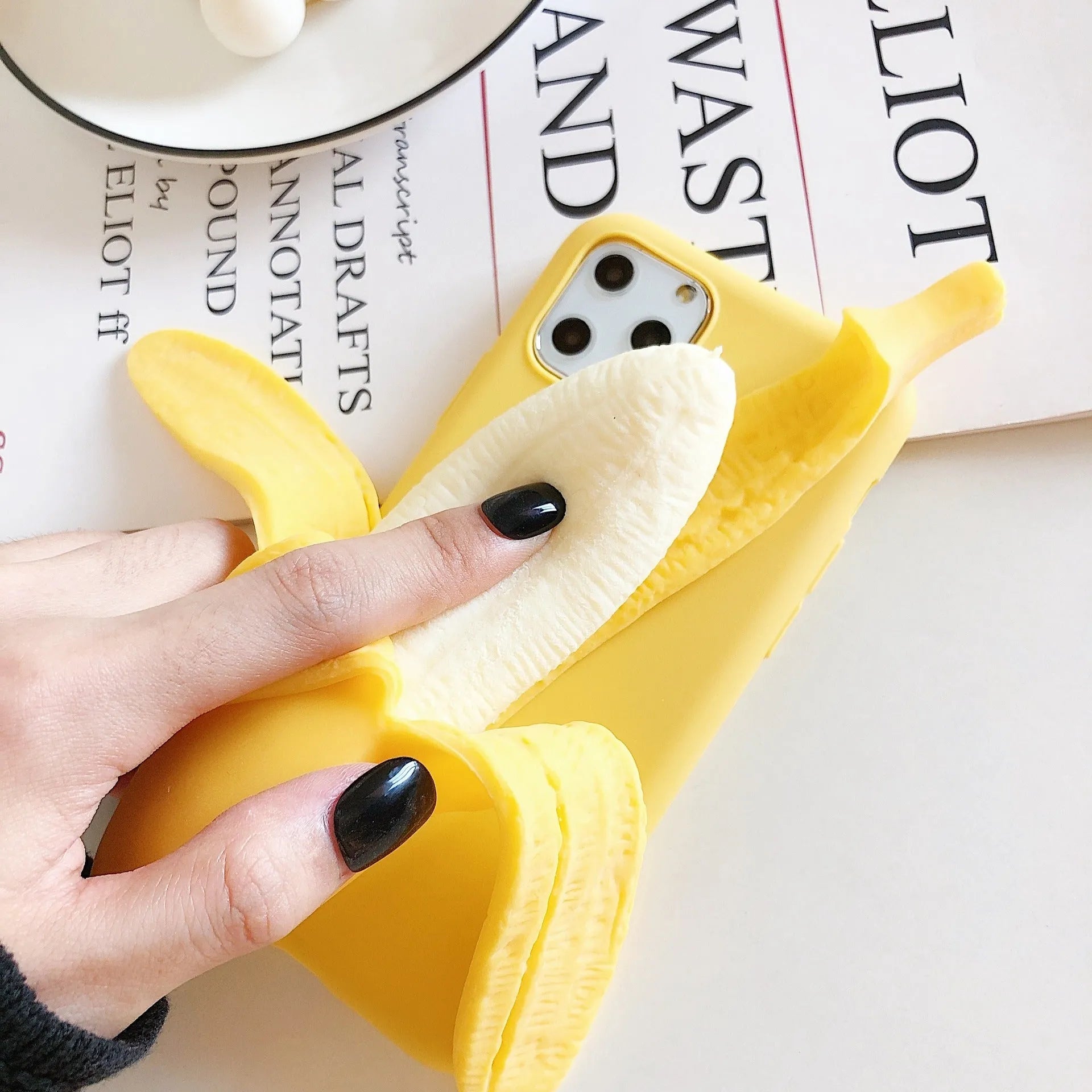 Creative banana squeeze solid colour IMD back cover phone case for iPhone, open banana design