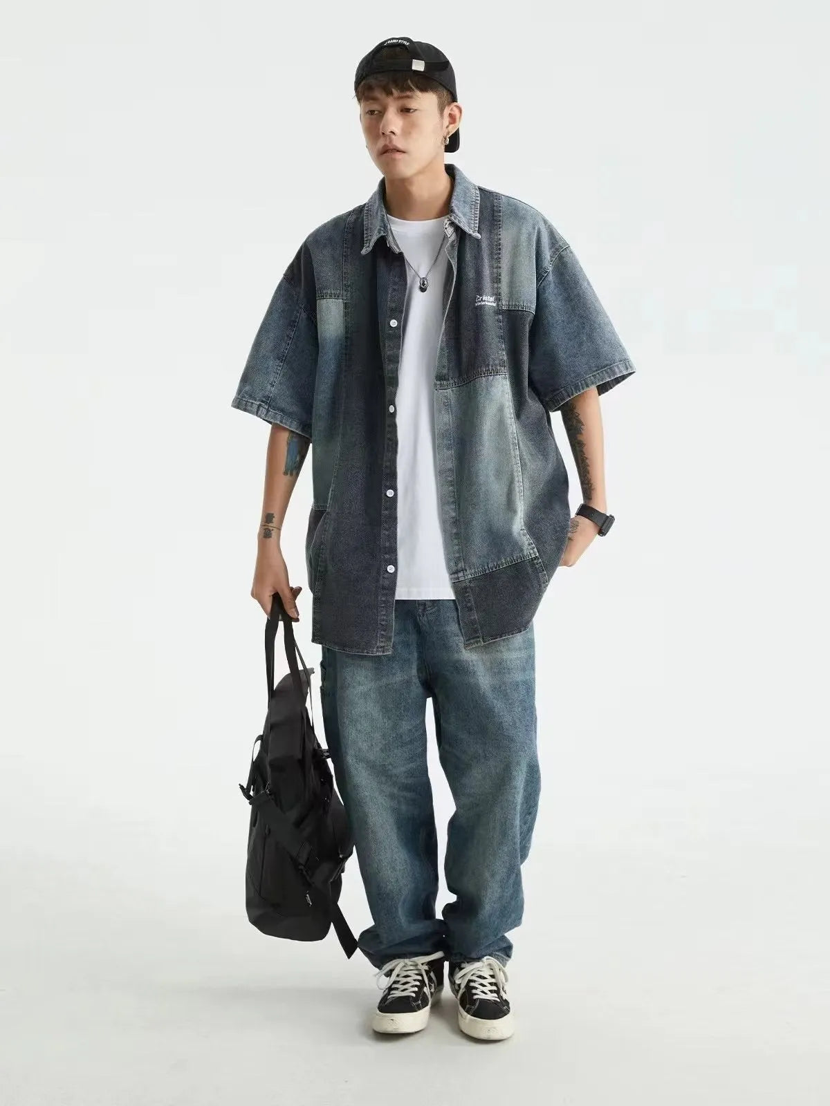 Blue loose-fit men's denim shirt cardigan with washed stitching and a Japanese retro style.