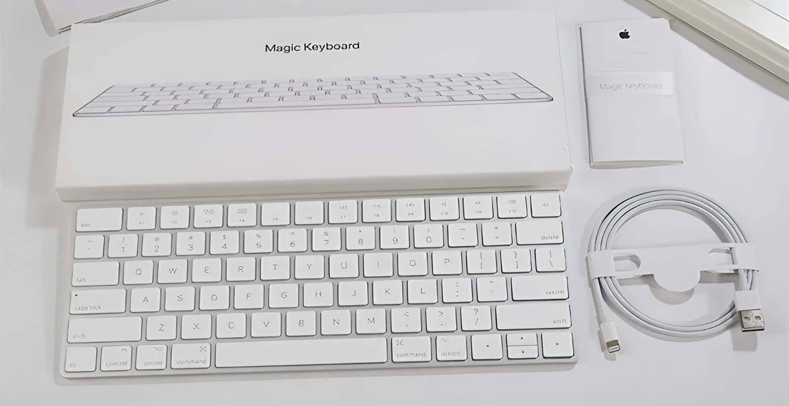 White Apple G6 Bluetooth wireless keyboard with ultra-thin metal housing