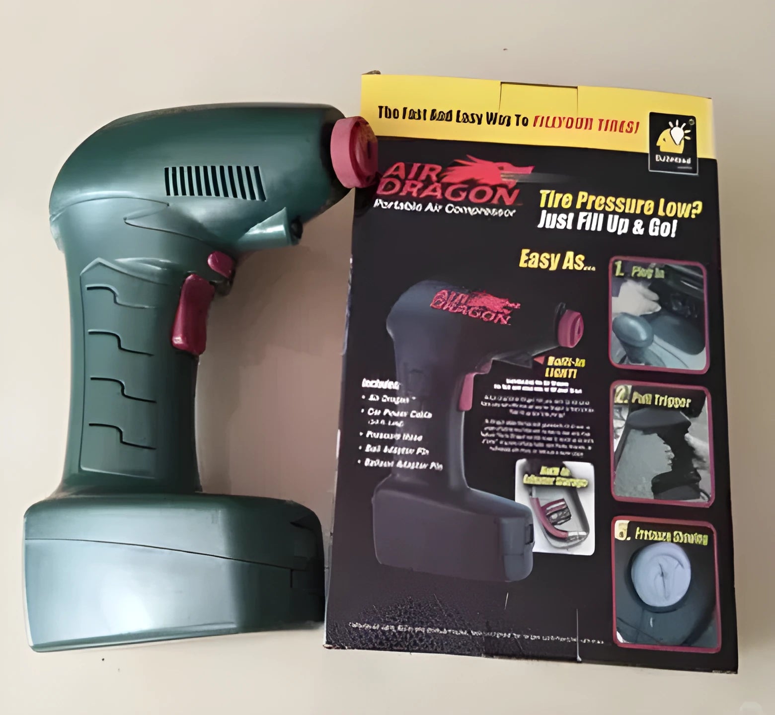 Portable electric car air pump with 12V connector for tyre inflation