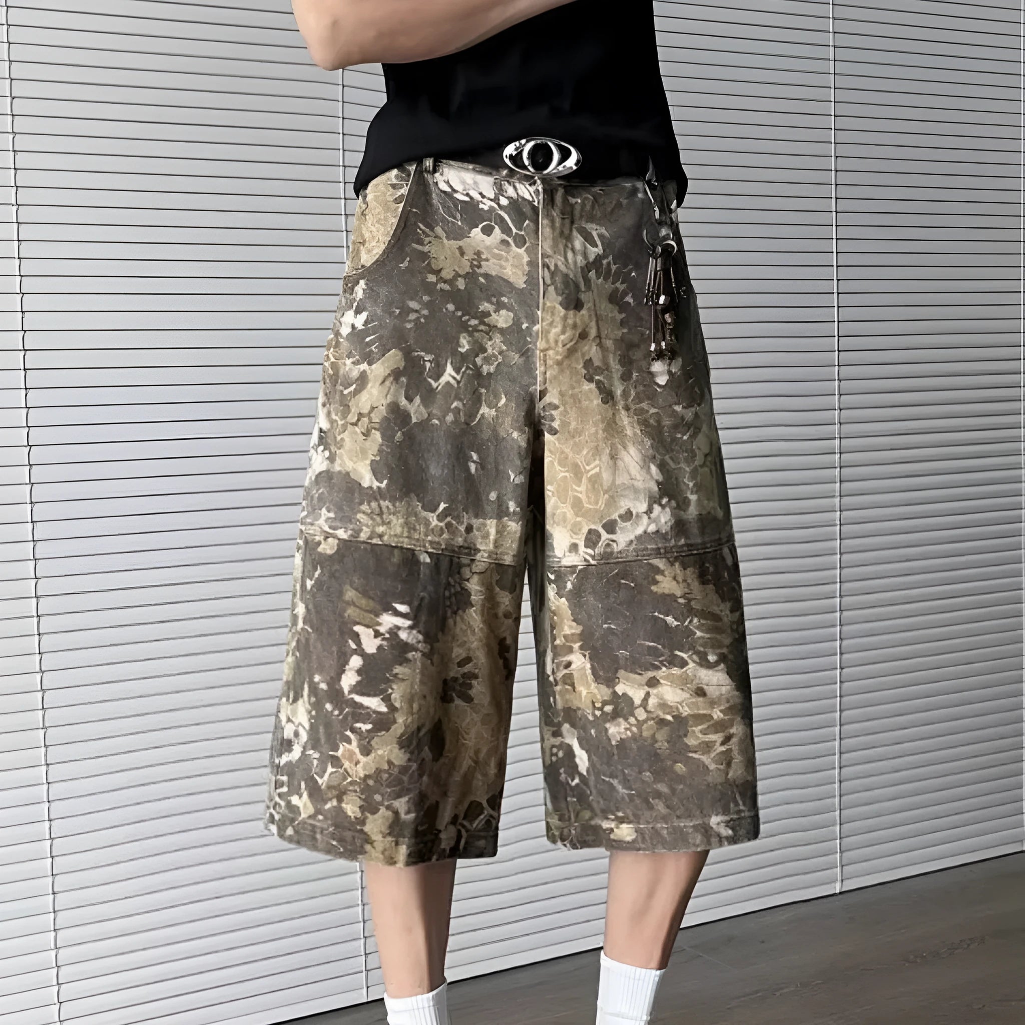Yellow snake pattern camouflage jeans with cropped length and printed design