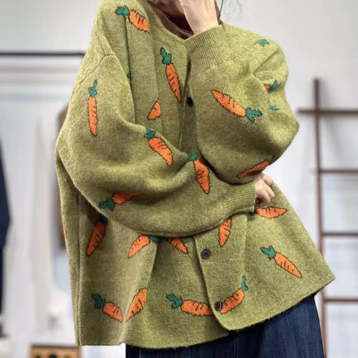 Round neck loose cardigan sweater with Mori artistic printing and colour contrast design