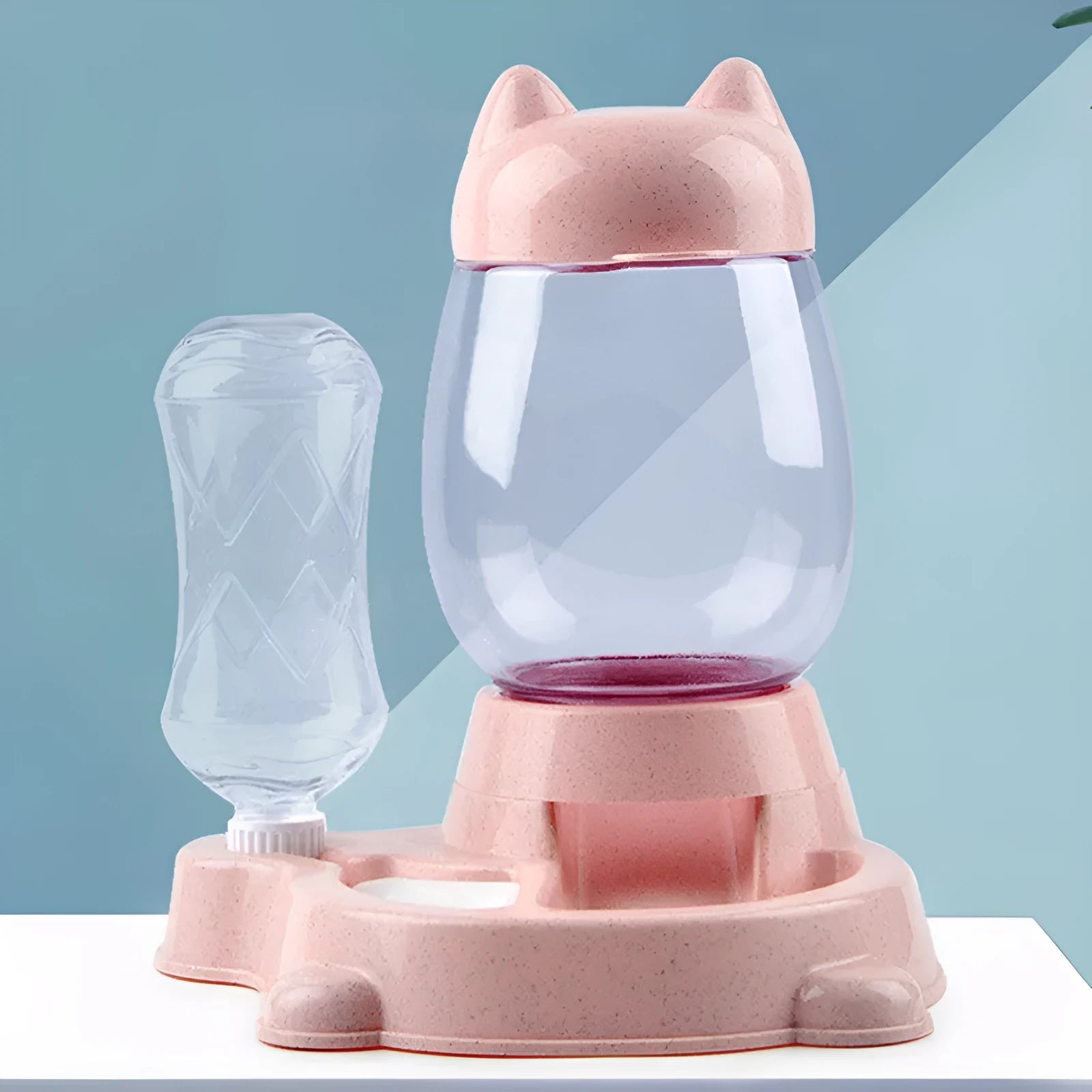 Pet automatic feeder two-in-one with green PP resin body, 300ml water bottle and 800ml feeding bucket on non-slip base