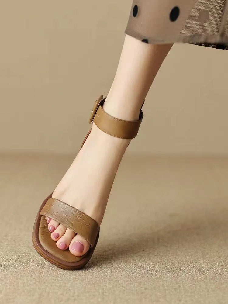 Retro ankle-strap platform high heels in white with round toe and PU upper for women