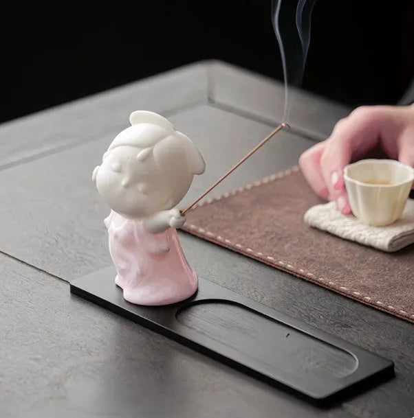 Ceramic cute Chinese female court attendant incense burner decoration in Qingge or Yawu colours.