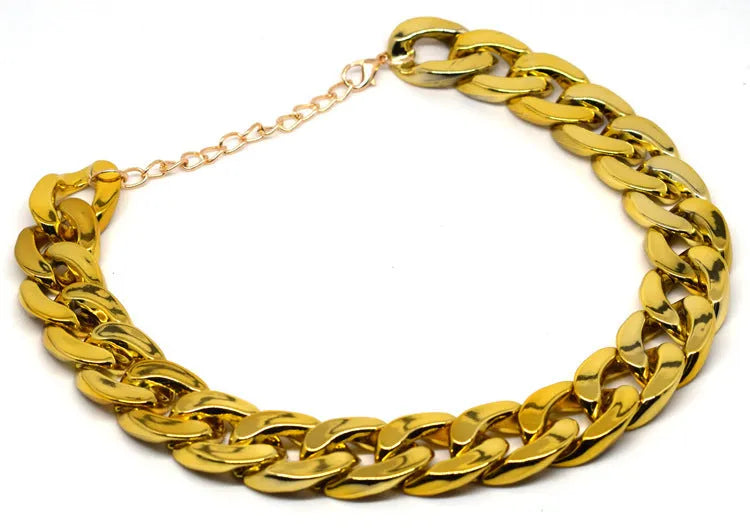 Geometric dog collar ornament with twisted chain buckle in gold, rose gold, and white colours.
