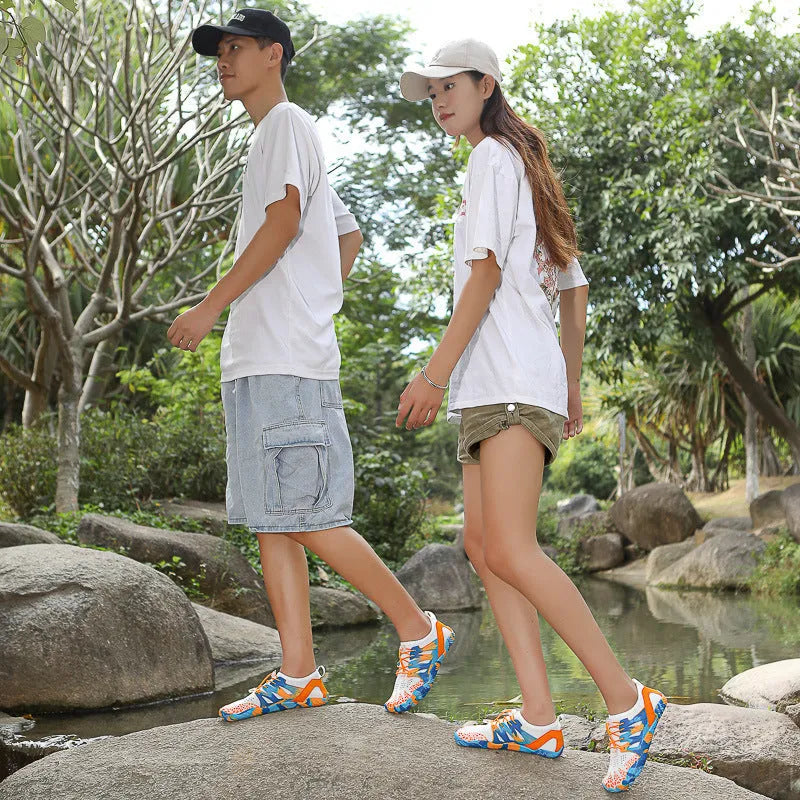 Quick-drying outdoor beach shoes with mesh upper and rubber sole in various colours