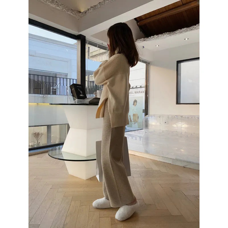 Women's thick knitted wide-leg trousers in black with high waist and dropped crotch design