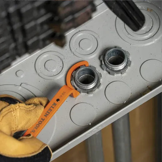 H251 magnetic suction crescent wrench three-piece set with orange, grey and black colour-coded handles