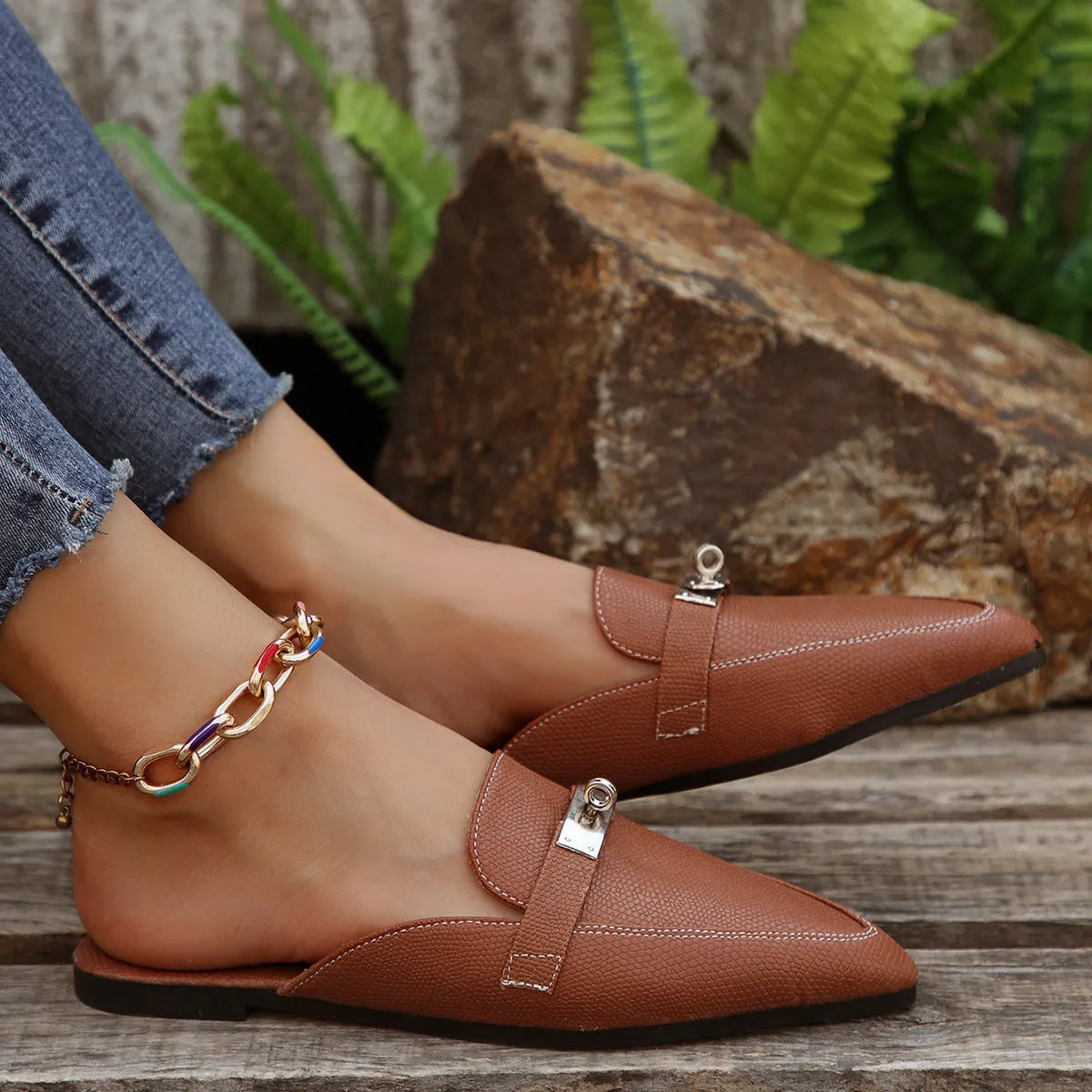 Women's pointed-toe low heel semi-slippers in light brown with PU upper and rubber sole