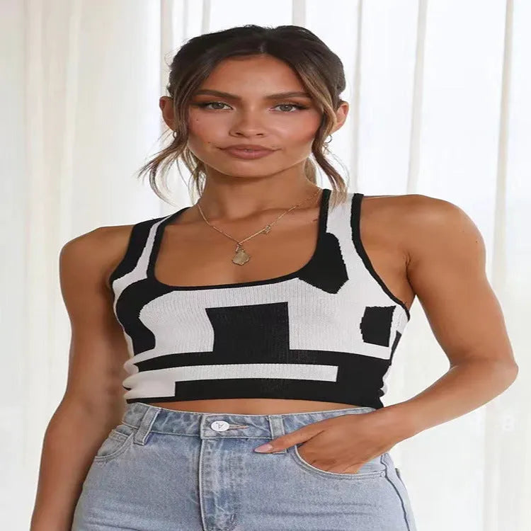 Women's U-collar camisole in contrast colour with street fashion styling