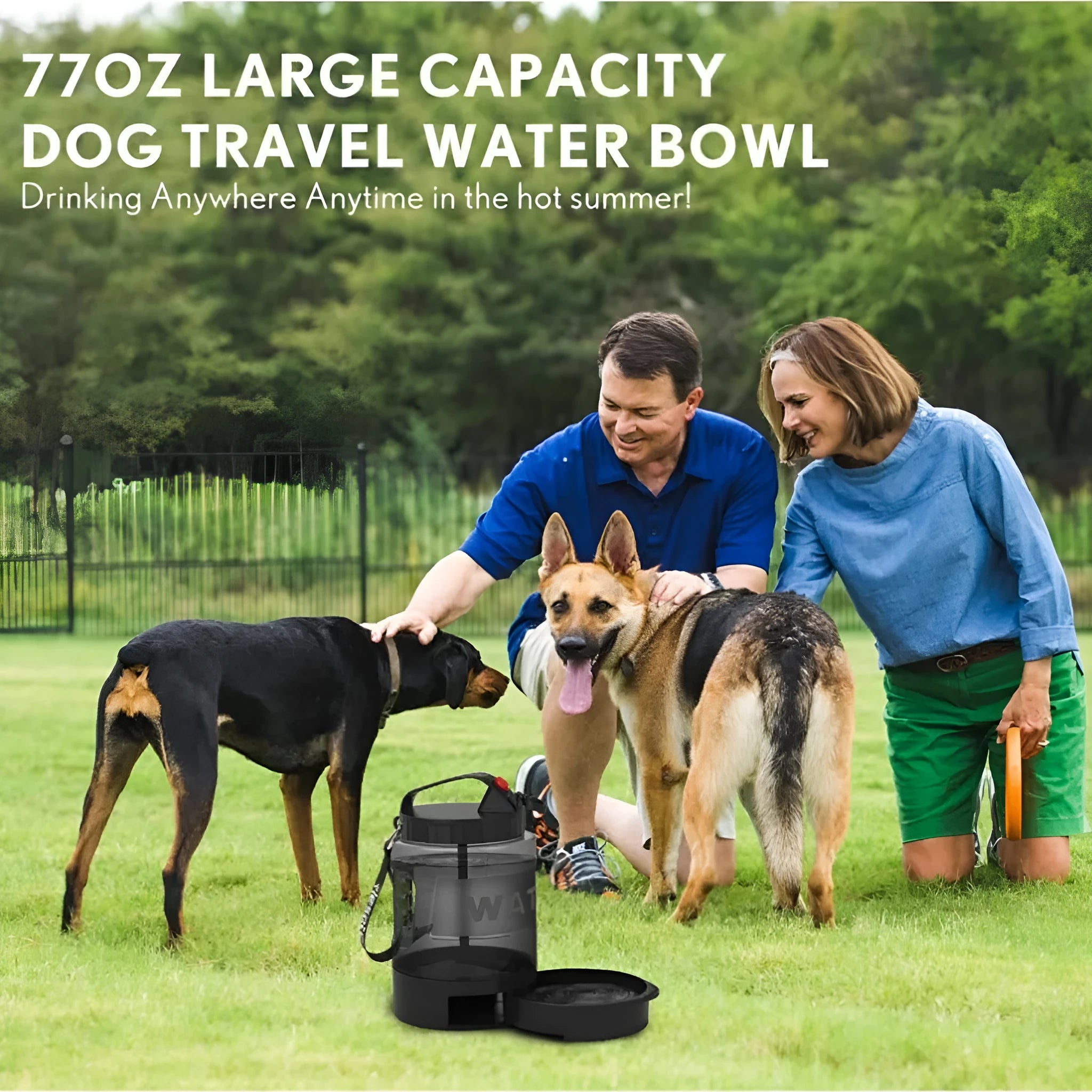 Black large capacity drinking water bottle for dogs and cats made of silicone and plastic, portable design
