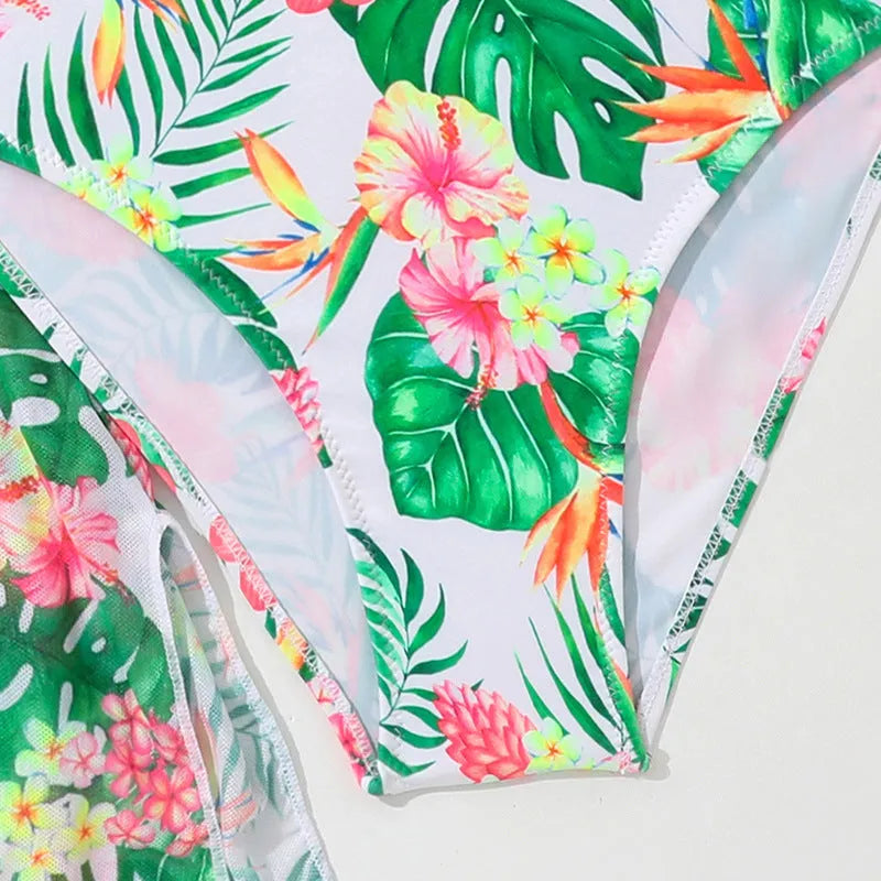 Girls' two-piece floral swimsuit briefs set in polyester fabric for swimming sports
