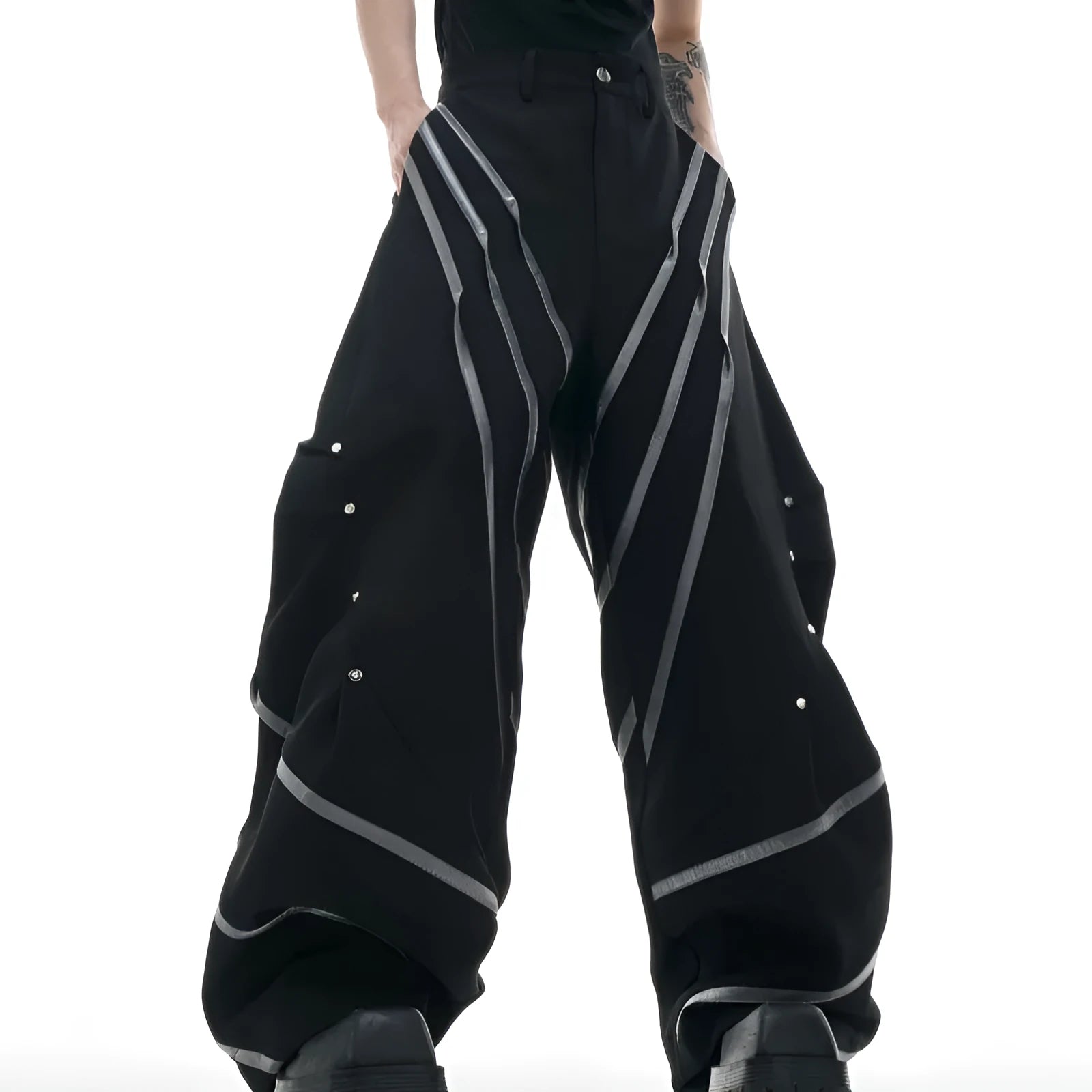 Men's trousers with three-dimensional cutting and metal striped rivet pleated details