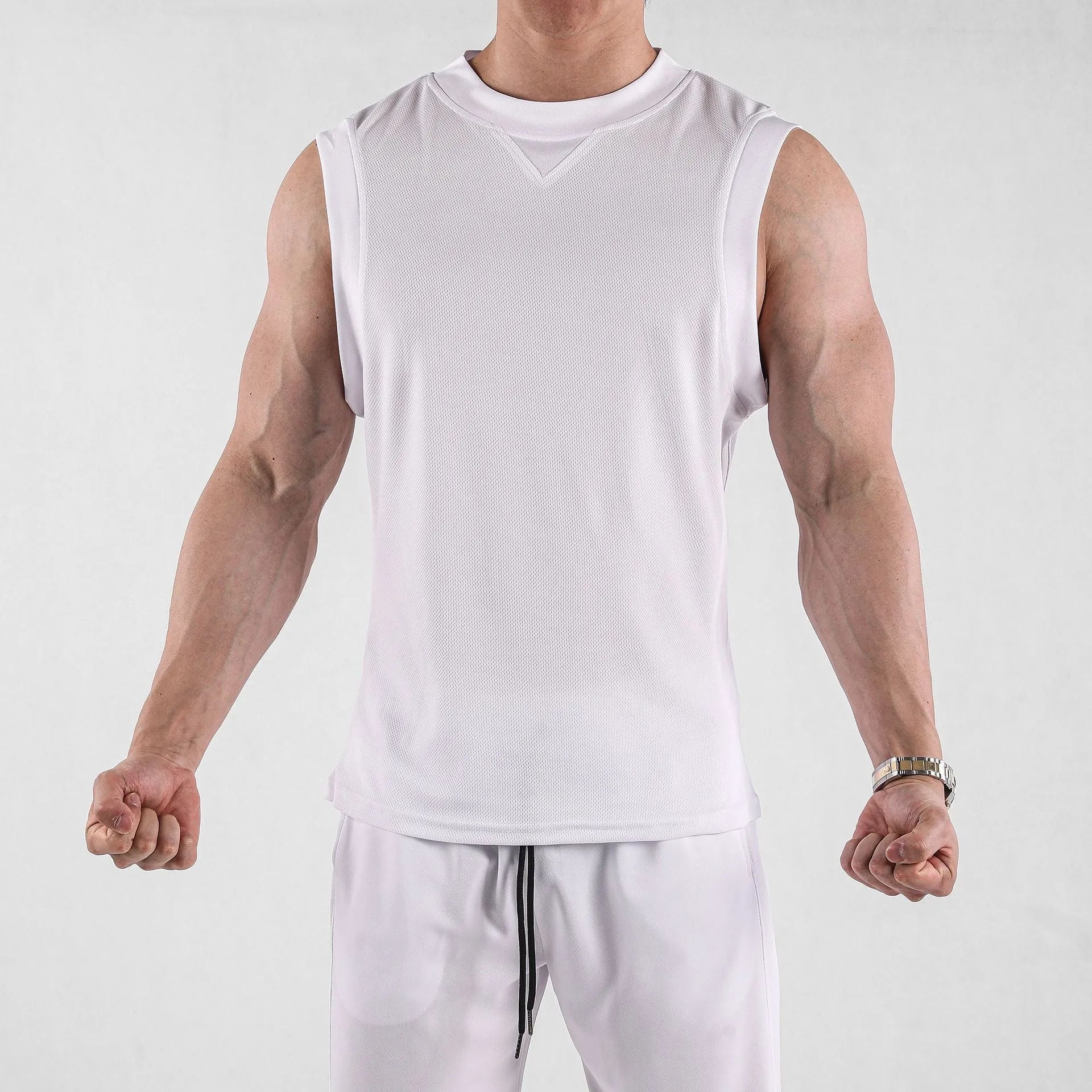 Men's white loose fitting quick-dry fitness vest for summer sports activities