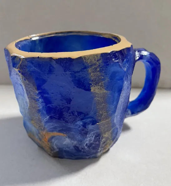 400ml resin coffee mug with handle in a choice of colours including blue, purple, and rock pattern.