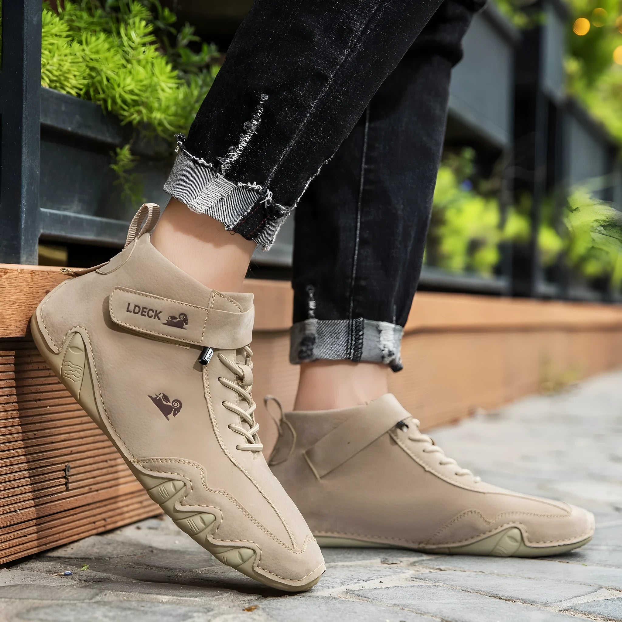 High-top octopus-style Martin boots in solid colour, microfiber upper with stitched seams, round toe, rubber sole