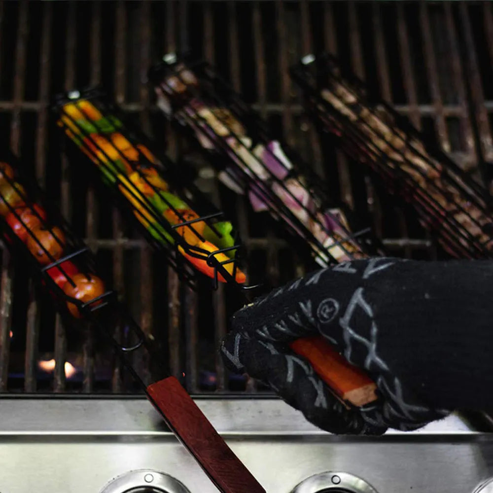 45cm burlywood barbecue basket with wood handle and rotary lid on grill