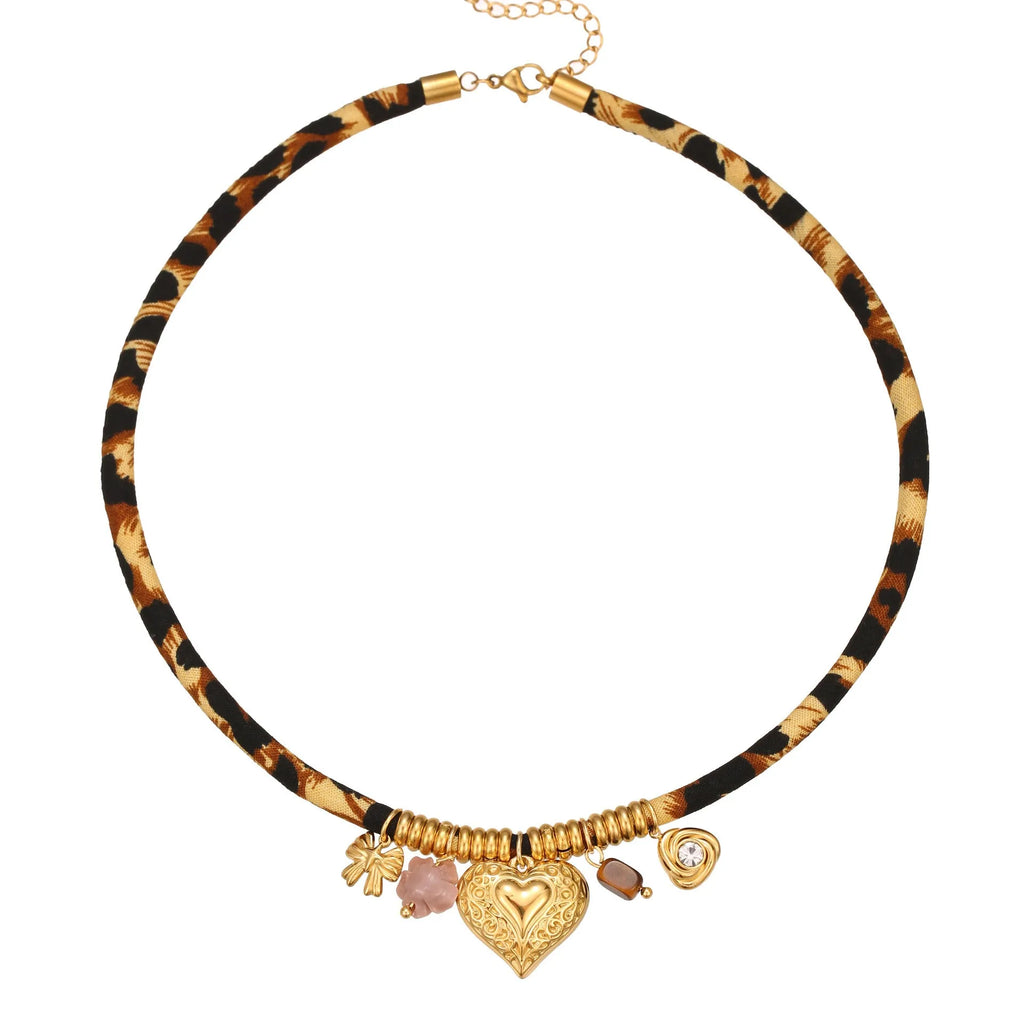 Stainless steel geometric leopard necklace for women with adjustable 41-50cm chain length