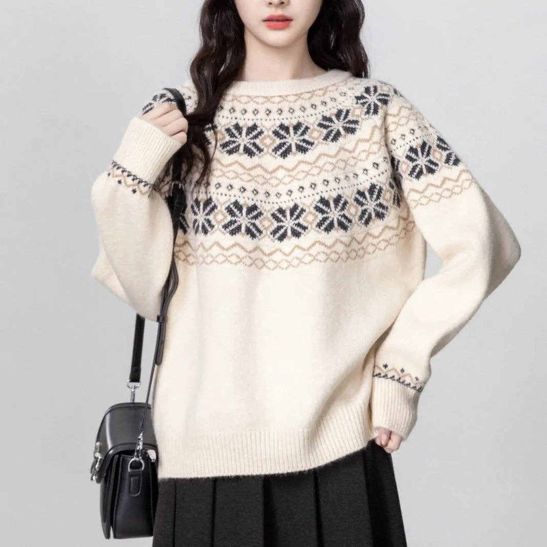 Women's milky white geometric pattern pullover sweater with crew neck and long sleeves