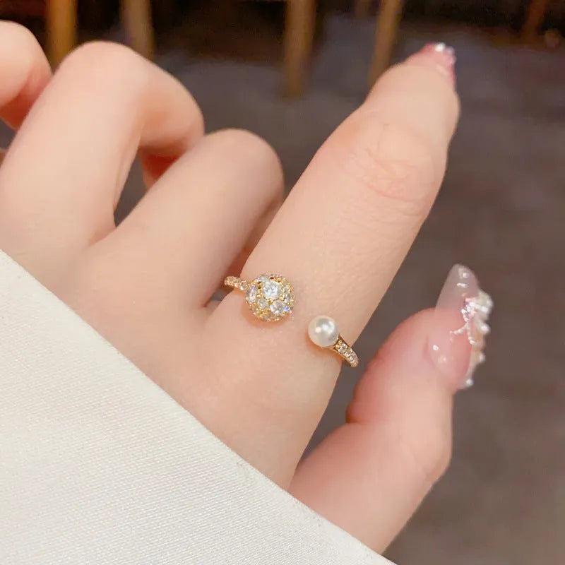 Women's adjustable open-end ring with round zircon stones and thick gold plating