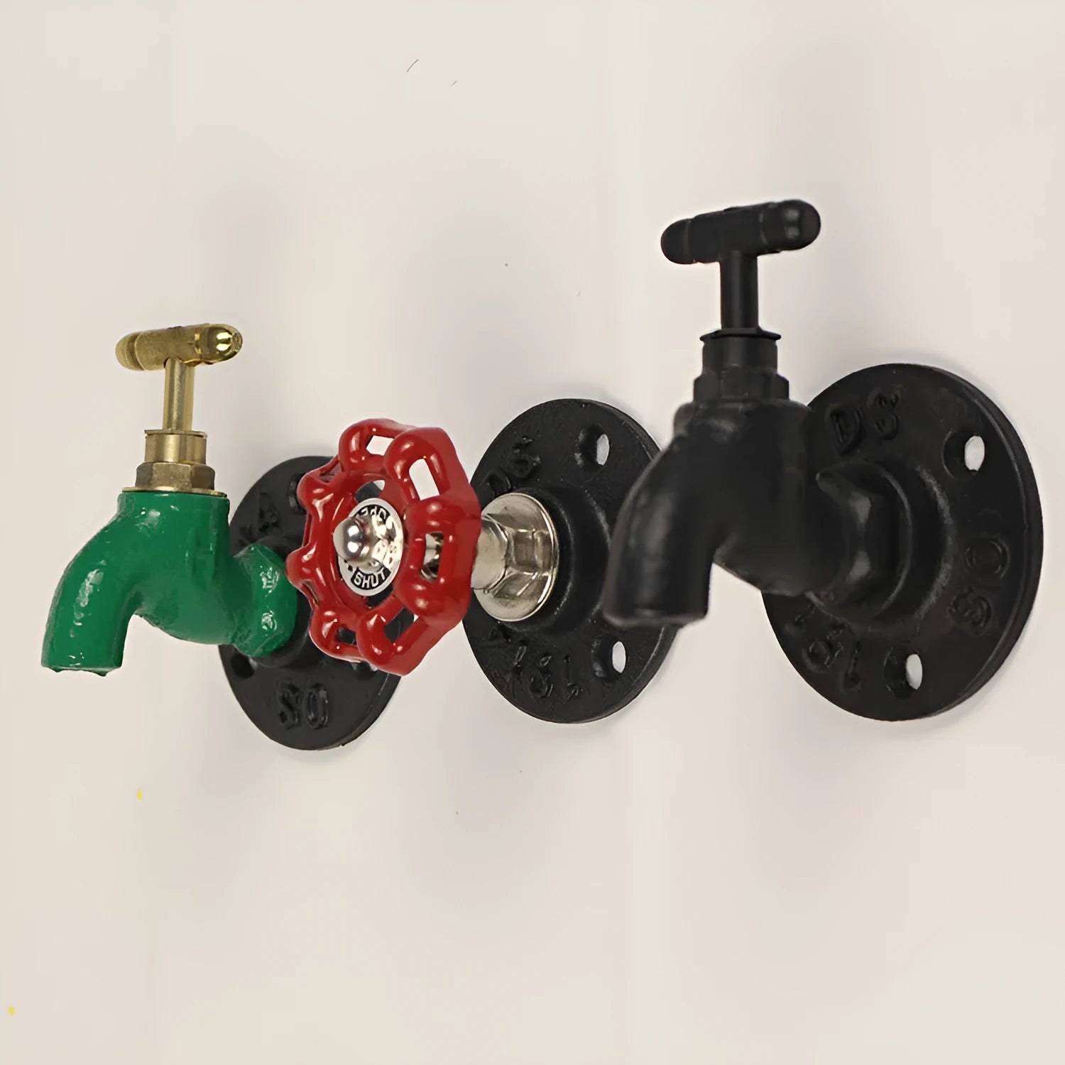 Water pipe style metal towel rack wall hook in black, green or red colour with polished finish