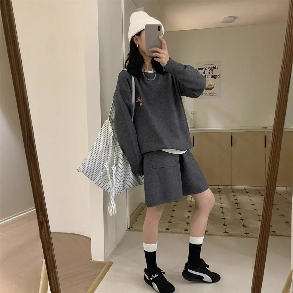 Women's casual knitted sweater shorts suit with animal embroidery pattern in imitation cashmere fabric