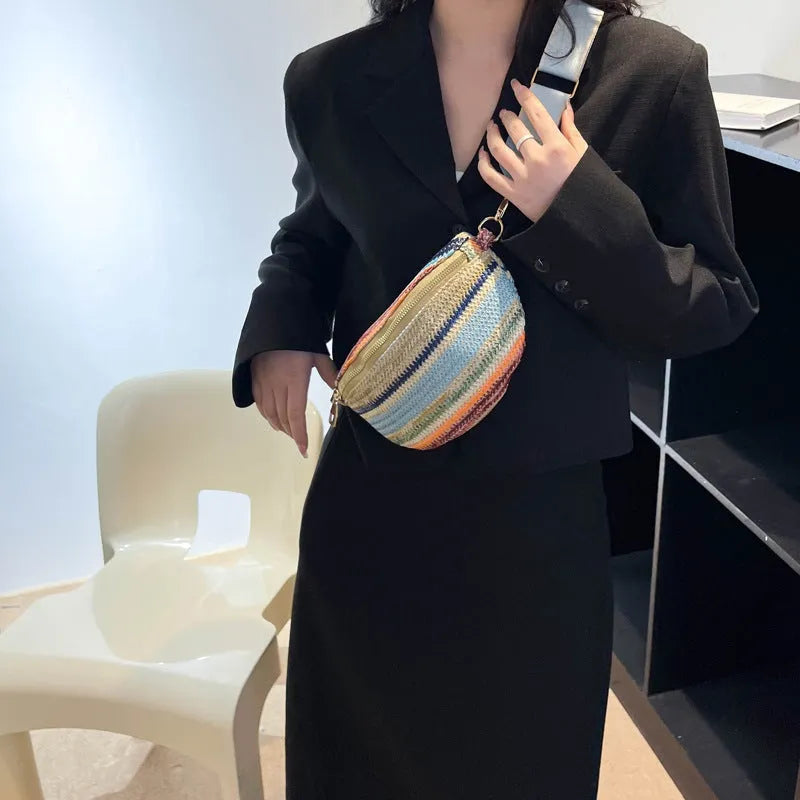 Bohemian-style woven straw beach shoulder bag in shell shape with single strap