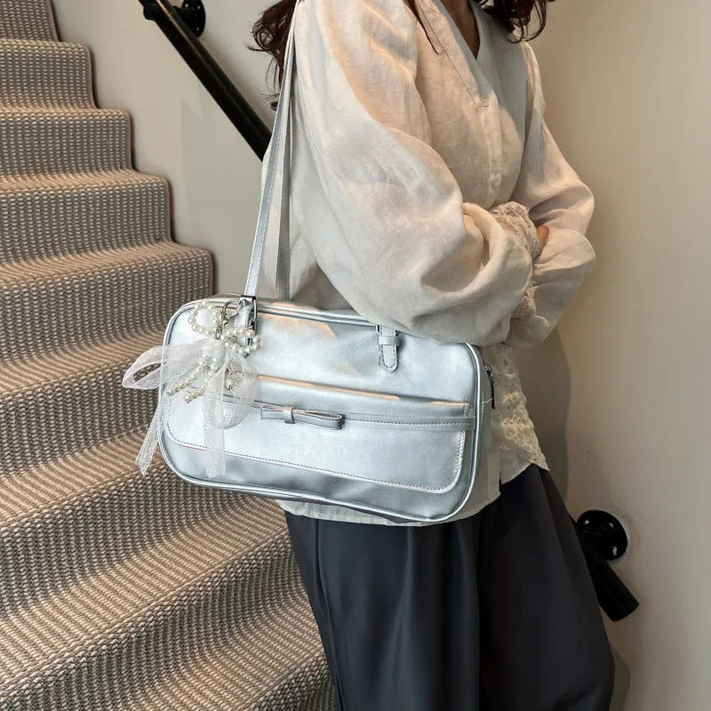Women's single-shoulder flap bag in horizontal square shape with bow decoration and mobile phone compartment