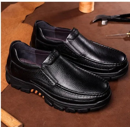 Men's black cowhide leather business casual slip-on loafers with rubber soles