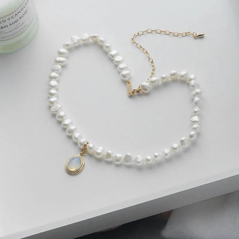 Geometric pearl pendant silver necklace with adjustable chain length