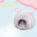 Enclosed cat litter box with short plush lining, PP cotton filling, in Bear colour, size M.