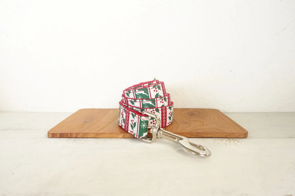 Dog thicken soft collar and leash set in light gold Christmas deer pattern on polyester