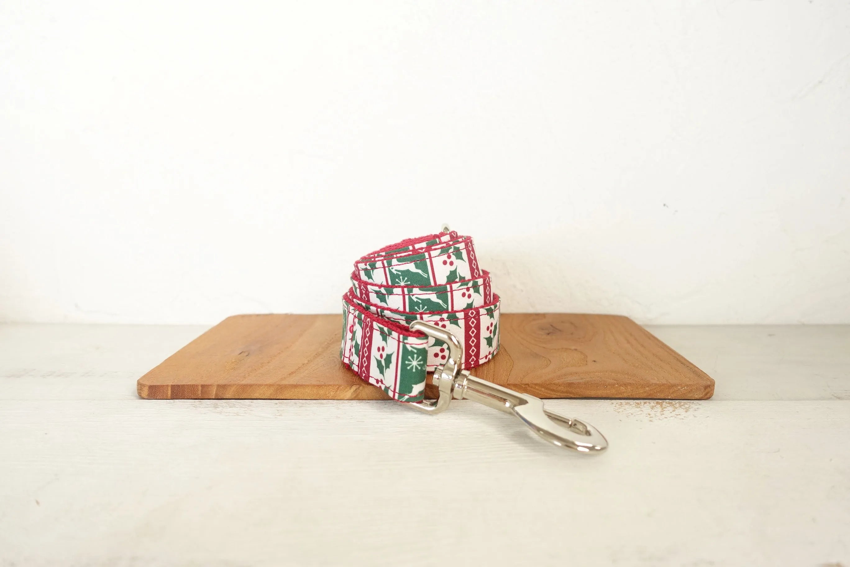 Dog thicken soft collar and leash set in light gold Christmas deer pattern on polyester