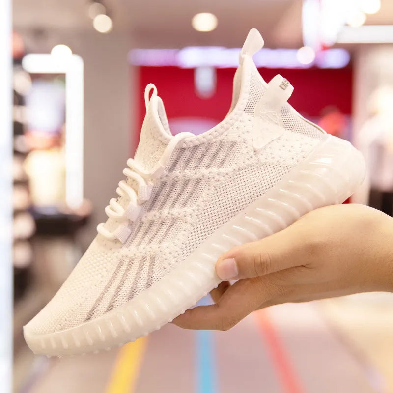Men's white breathable fabric sports shoes with low-top design and platform heel