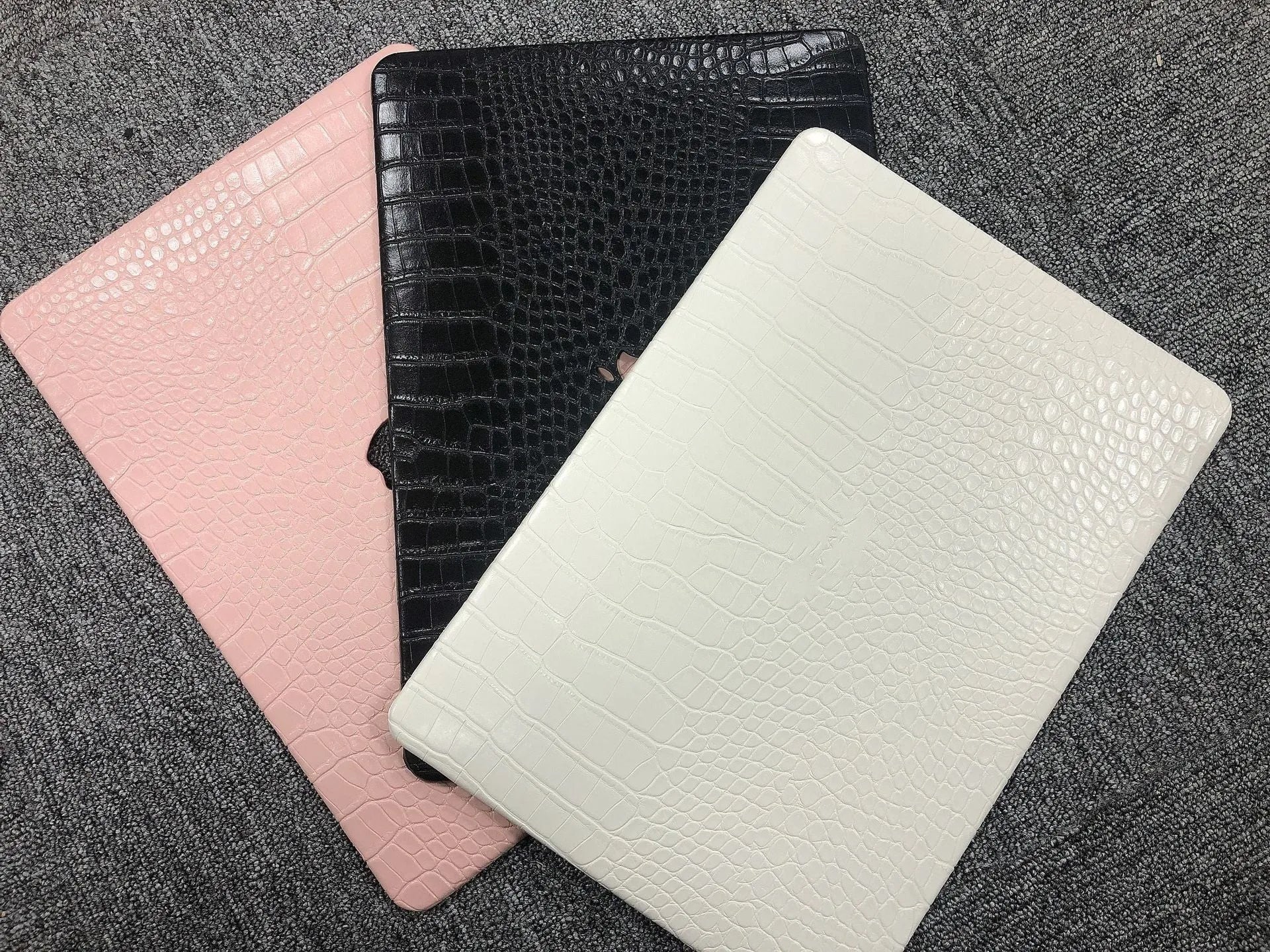 Laptop protective case with crocodile pattern texture and hollowed Apple logo for MacBook Pro and Air