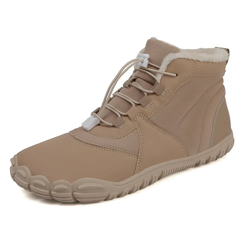 Outdoor snow boots in black with front lace-up, round toe, and a thick rubber sole.