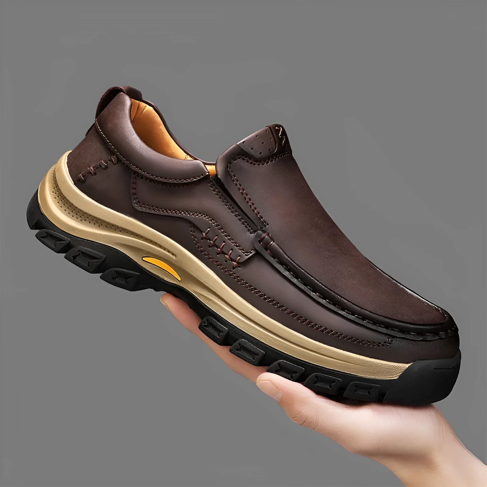 Men's outdoor mountaineering shoes with thick rubber sole and PU leather upper in black
