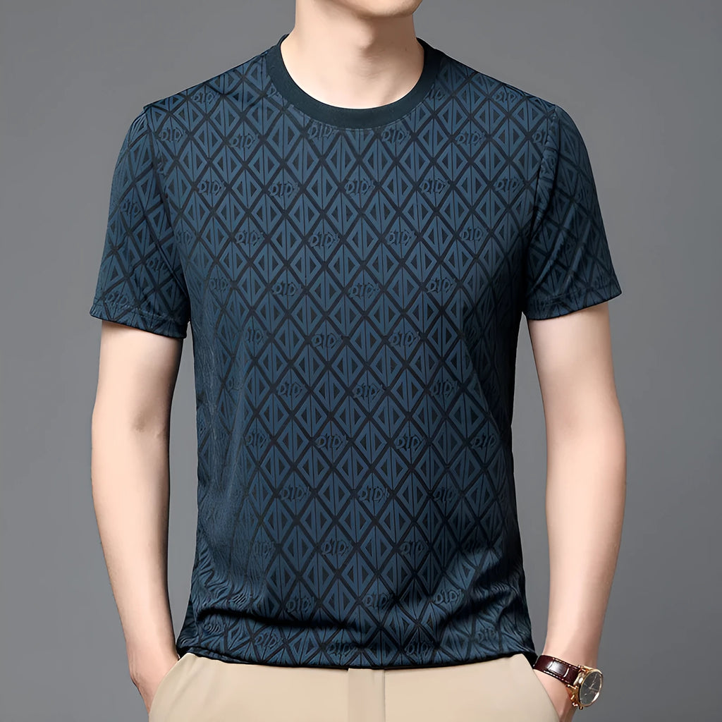 Men's black ice silk short sleeve t-shirt with round neck and loose fit casual design