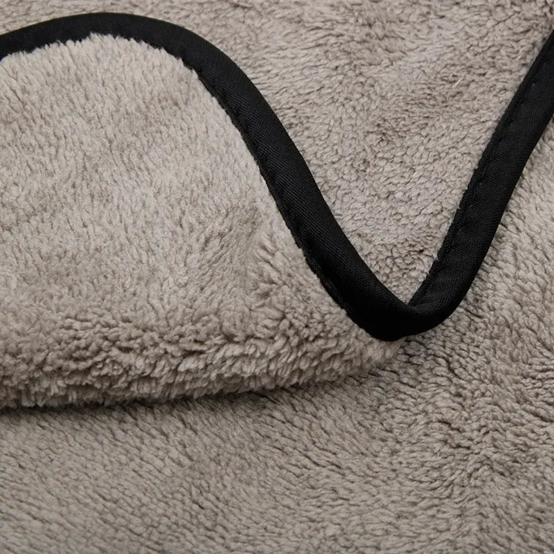 75x35cm and 60x40cm microfiber car drying towel shown flat