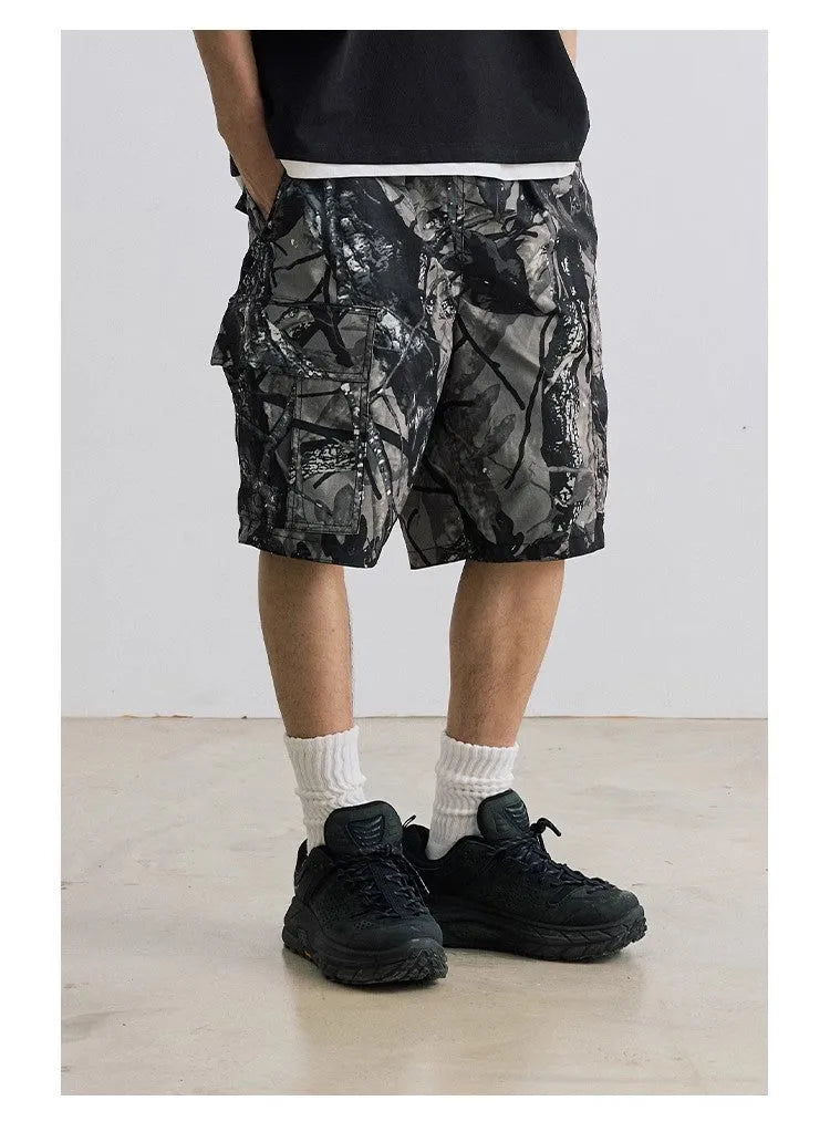 Men's straight-leg denim shorts with elastic waistband in black or army green