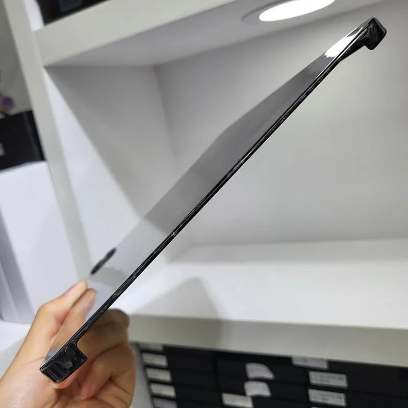 Real carbon fibre hard case for Apple iPad Pro 11 with an embossed plaid design.