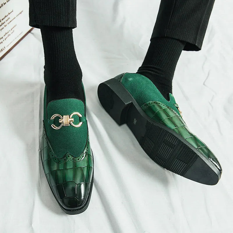 Men's black and green Korean style casual shoes with pointed toe and low-top height on a rubber sole.