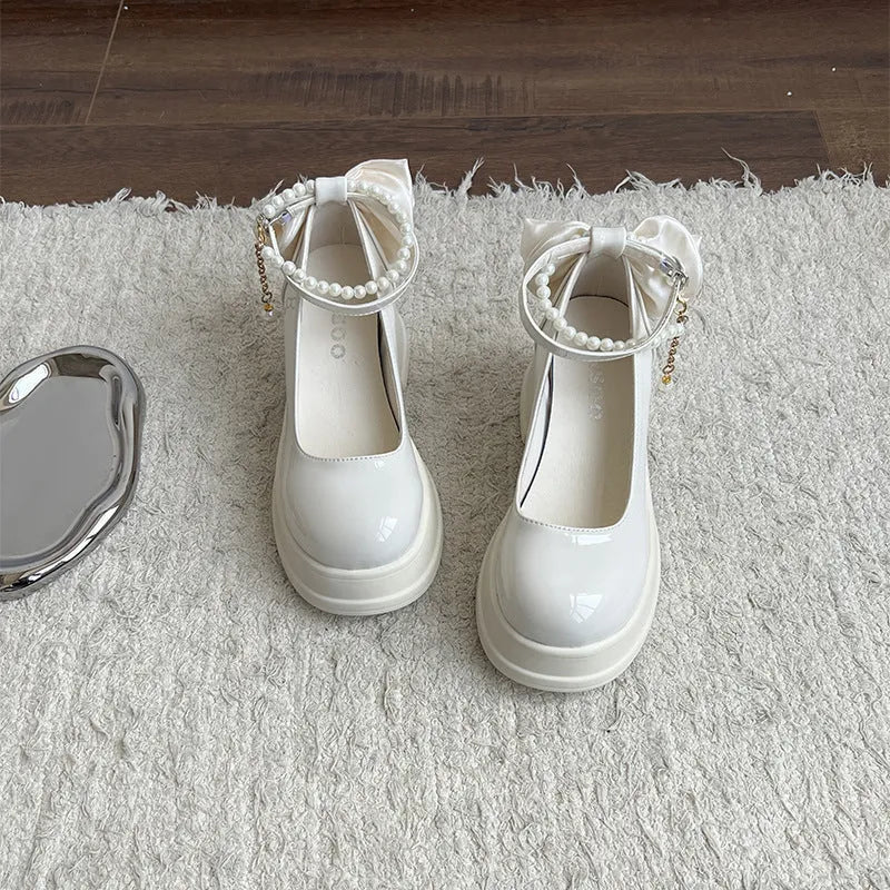 Women's chunky heel Mary Jane shoes in black or beige with round toe and shallow mouth design