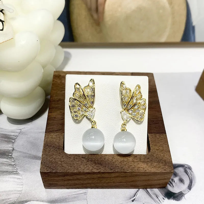 Fresh elegant minimalist women's high-end design earrings golden cats eye stone option