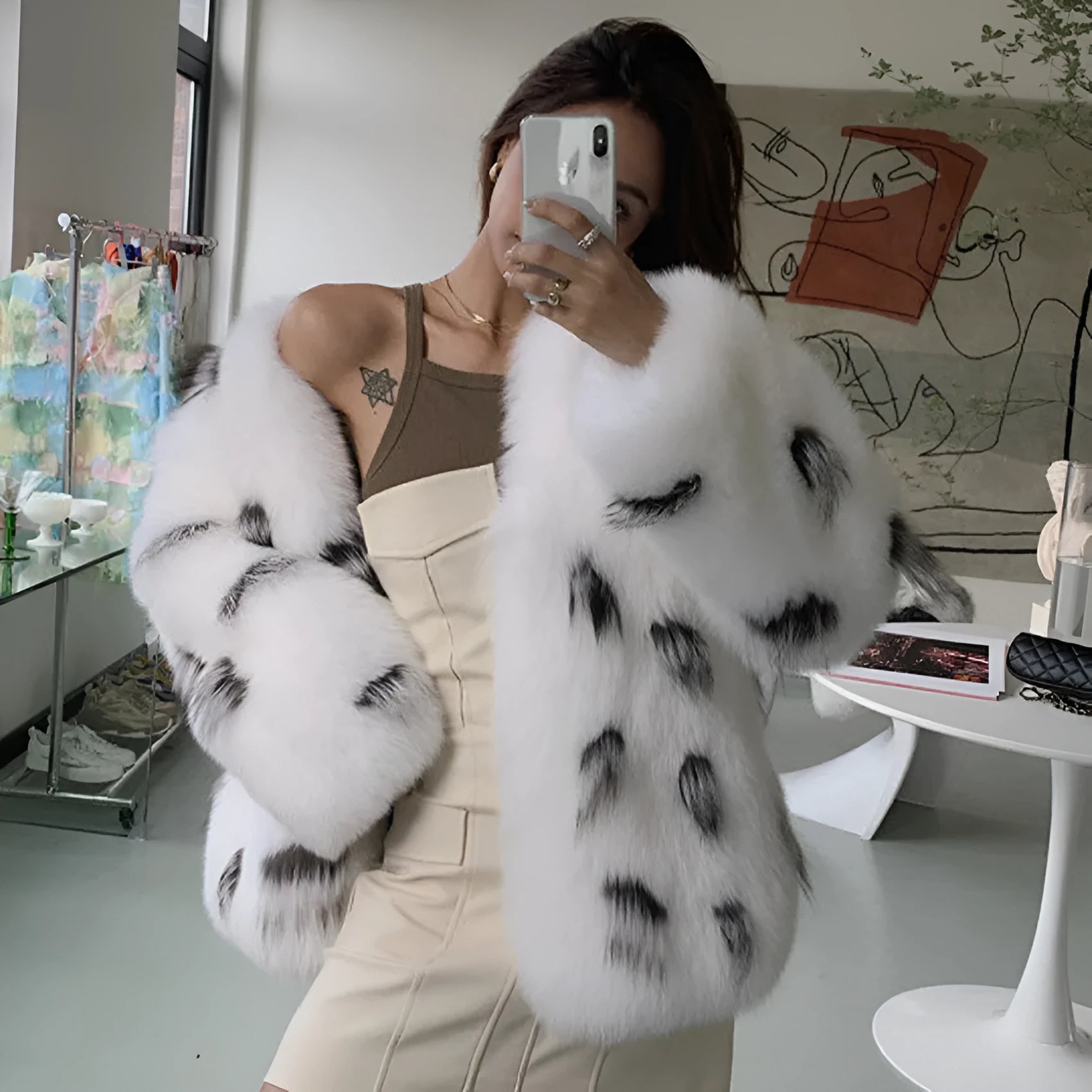 Women's black and white faux fur coat with Korean-style slim fit and 40cm length